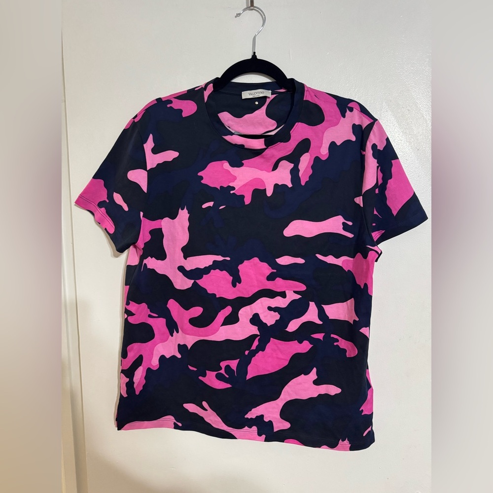Valentino Unisex Pink & Navy Camouflage Tee Size Medium NWT